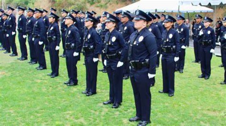 Can foreigner join LAPD?